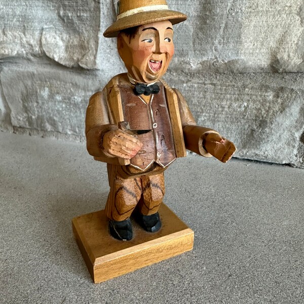 Flat Plane Wood Carving Man Wood Figurine, Hand Carved Folk Art Man Wood Carving Wood Carved Figurines Hand Carved Wood Figures