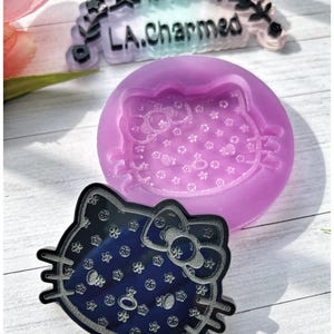 Patterned Kitty Silicone Mold: Phone Grip Craft, 2.5" Wide