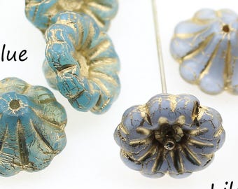 4 (CUATRO) Cuentas de cristal checo con forma de flor de campana de 15 mm x 8 mm - Campanillas azules - Azul brillante o lila gris perlado - Vetas metálicas doradas