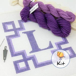 Kit de almohada con bordado inicial, nivel principiante, letra personalizada, lienzo pintado a mano, borde con clave griega, tapiz artesanal de lana, 10 colores, 4 tamaños