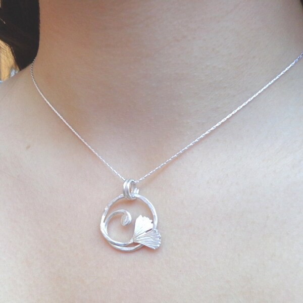 Ginkgo leaf pendant, little sterling pendant, ginkgo pendant, ginkgo necklace, vintage ginkgo jewelry, elvish pendant, bridal leaf necklace