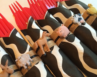 Vajilla de corral: Silverware de la fiesta de la basura con encantos del corral, vajilla occidental