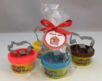 Barnyard Party Favor: Playdoh with Animal Cutters