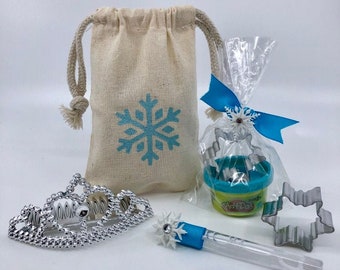 Frozen Party Favor, Winter Wonderland Party Favor, Frozen Party Bag filled with Play Doh and Snowflake Cutter, Snowflake Theme Bubble Wand