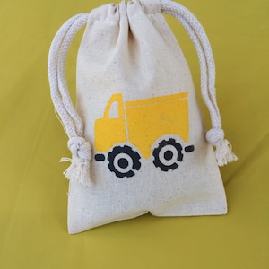 Cadeauzakjes voor vrachtwagens: handgeschilderde goodybags voor bouwfeesten