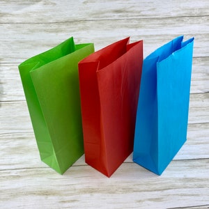Sacs en papier de couleur avec soufflet, ensemble de 10, 4 3/4" x 2 3/8" x 8 3/4" - Sacs en papier rouge, turquoise, vert citron