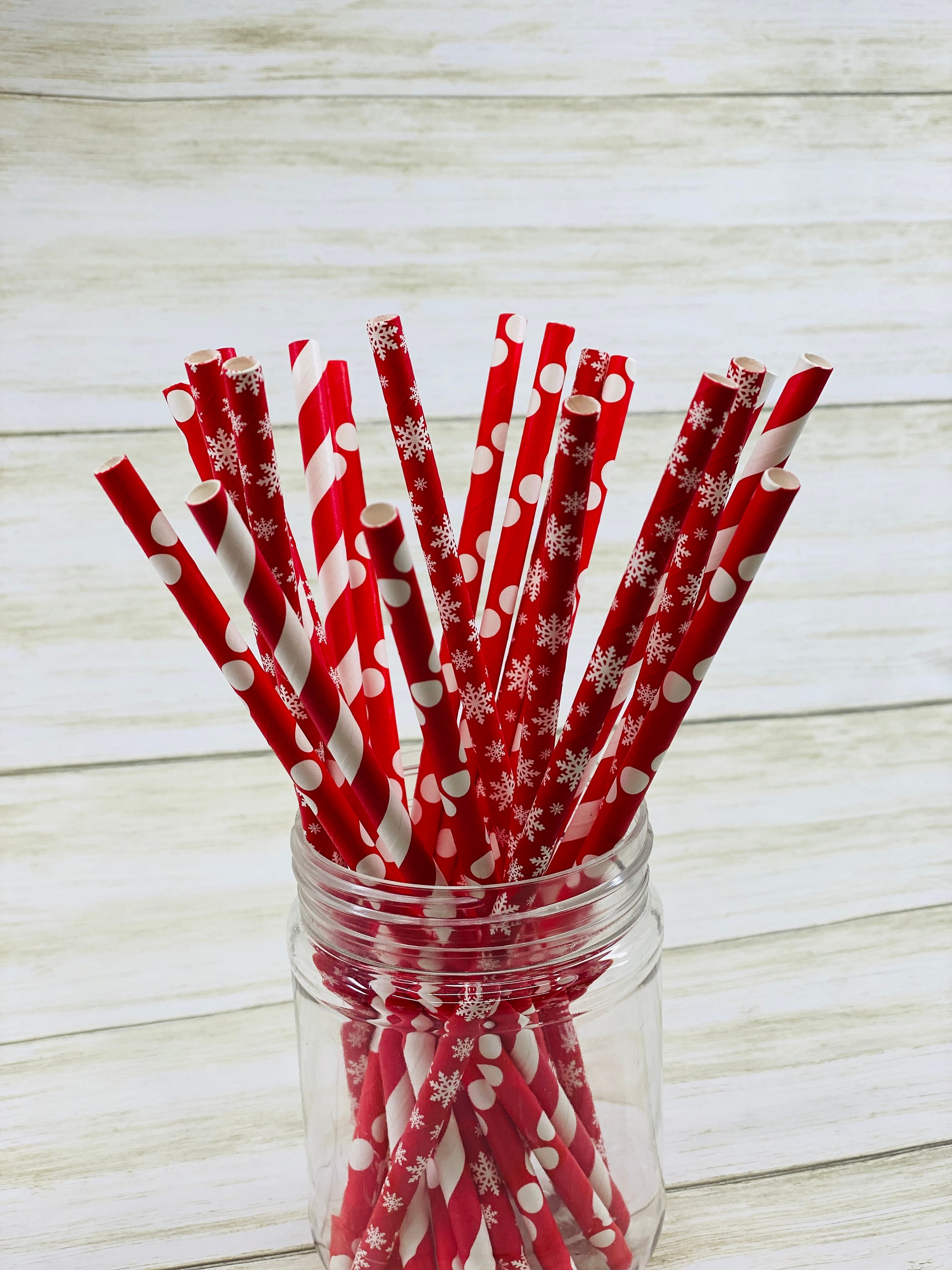 Christmas Snowflake Party Straws (50 Pack) - Winter Holiday Party Supplies,  Snowflakes Paper Straws, Snowman / Red & Green Frozen Party Decorations