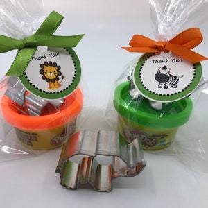 Safari Party Favor: Play-Doh, Elephant Cutter & Tag