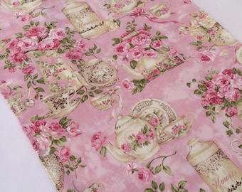 Vintage Tea Party Table Runner: Floral Accent Mat