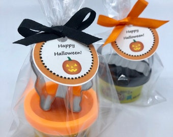 Halloween Play Doh Favor: Mini Cutters, Classroom Party Gifts