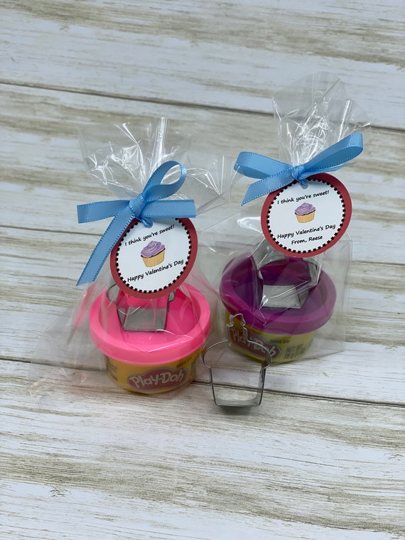 Cupcake Valentine's Day Class Favor: Valentine's Playdoh