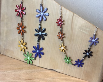 Rainbow Daisy Necklace MEDIUM (5 daisies) Daisy Bib Necklace Trendy Long Necklace Daisy Necklace Daisy Wedding Daisy Necklaces Daisy Jewelry