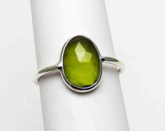 Bague en argent sterling avec tourmaline verte, pierre précieuse taille rose