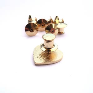 10 x deluxe golden locking pin backs for enamel pins, lapel pins, pin backs, safety backing, pinback, Bild 1