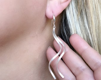 Long Silver Earrings, Silver Earrings Dangle, Earrings For Women, Fashion Jewellery Earrings, Wedding Jewelry, Wavy Matte Earrings, Gift