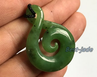 Maori-style spirale Sculpté Authentique Vert naturel jade jade Pendentif Maori-style spirale Sculpté Authentique Vert naturel jade jade Pendentif