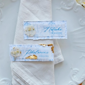 Tarjeta de lugar Larkspur Light, edición con sello de lacre: tarjeta de lugar única con bordes adornados para eventos, tarjetas de lugar hechas a mano, tarjetas de lugar azules
