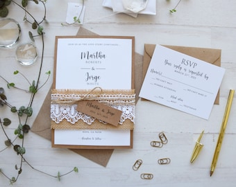 Rustikale Hochzeitseinladung im Landhausstil, Rustikale Spitzeneinladung, Hochzeitseinladungsset aus Jute und Spitze, Hochzeitseinladungen im Landhausstil mit Spitze