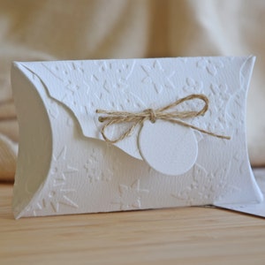 Pack of 10 White Christmas Gift Pillow Boxes, Favor boxes, Christmas Gift Pillow Boxes With Snowflake Pattern, Small Gift Box