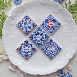 Juego de 5 imanes de recuerdo de azulejos portugueses personalizados con el nombre del invitado, tarjeta de lugar de azulejos con un imán fuerte, tarjeta de lugar de azulejos y recuerdo