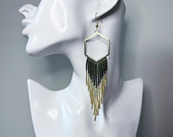 Boucles d'oreilles franges perlées, Boucles d'oreilles bohèmes, Boucles d'oreilles géométriques, Tissées à la main