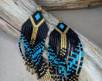 Boucles d'oreilles bohèmes tissées à la main avec perles et franges, turquoise noire
