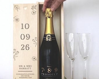 Personalised wedding wine box with floral engraving, wooden wine box for wedding keepsake or engagement gift for couples