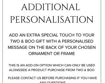 Personlig gravyrtillägg för ornament/ram