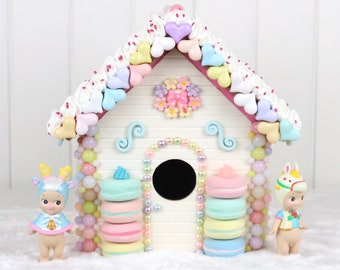 Large gingerbread house. Christmas table centerpiece: “Macaron & Candy”, 8.5” tall