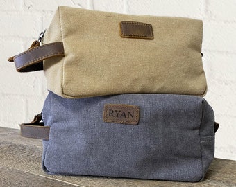 Personalized toiletry bag for men, Dopp kit groomsmen / Laser engraved