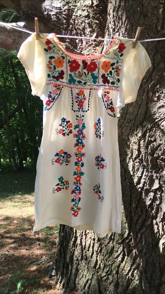 Vintage Mexican Puebla dress