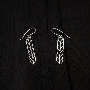 Kleine zilveren tarweoorbellen, lichtgewicht oorbellen, korenaar, op de natuur geïnspireerde sieraden, kerstcadeau-idee, cadeau voor moeder