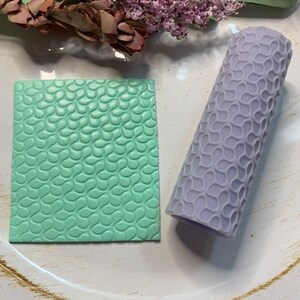 Wavy tear drop clay texture roller K