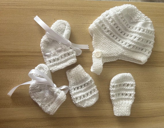 Hand Knitted Baby Hat Mittens and Boots in a Choice of Colour and