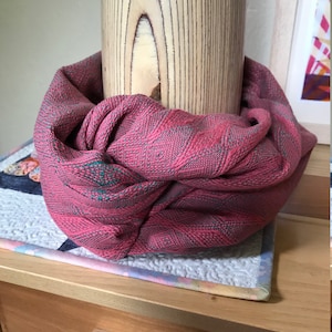 SALE ITEM A Unique Design Aqua Blue Cashmere Cotton equal mix on Salmon Pink Cotton 'Infinity' Scarf or Cowl imagem 1