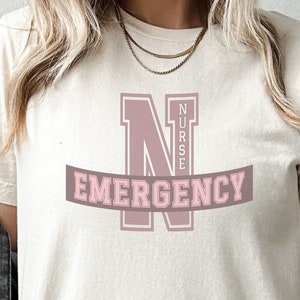ER ナースシャツ、救急室ナース T シャツ、ER スクワッドシャツ、ER ギフト、救急科ナース T シャツ、看護学校、ナース感謝ギフト