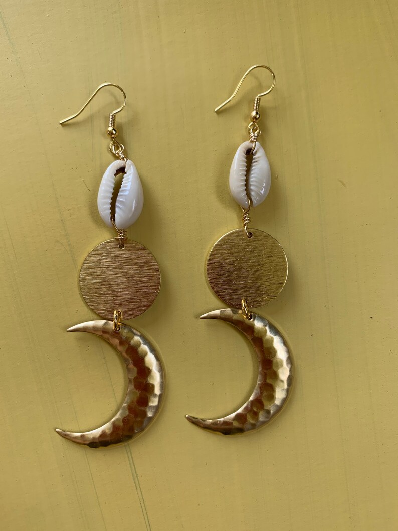 Statement cowrie shell Earring Cowrie shell Jewelry Geometric Jewelry Brass Geometric earrings Brass and Cowrie Shell Statement Earrings