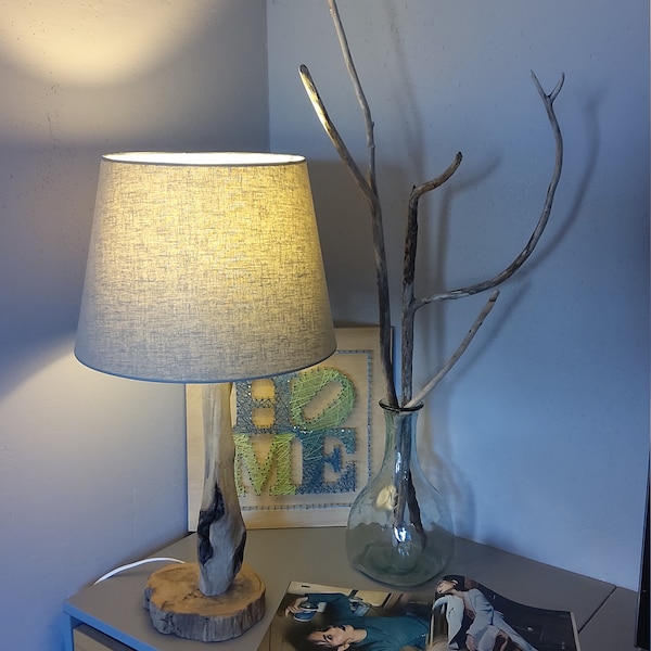 Lámpara de mesa Driftwood. Cúpula de tela de lino, lámpara de dormitorio.