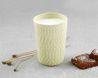 Mug géométrique fait main. Gobelet à thé en céramique. Mug minimaliste en porcelaine. Mug d'anniversaire contemporain. Vase en grès conçu par CONCEPTstudio.