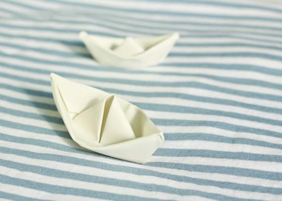 Origami Skulptur Boot Porzellan Weißes Boot Papier Jubiläumsgeschenk Keramik Miniatur Kleine Dekorative Origami Design Von Conceptstudio