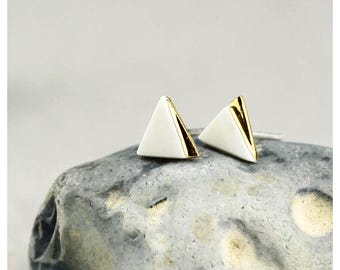Pendientes geométricos de porcelana y oro blanco. Pendientes minimalistas. Joyería de cerámica. Pendientes delicados para boda, diseño de CONCEPTstudio.