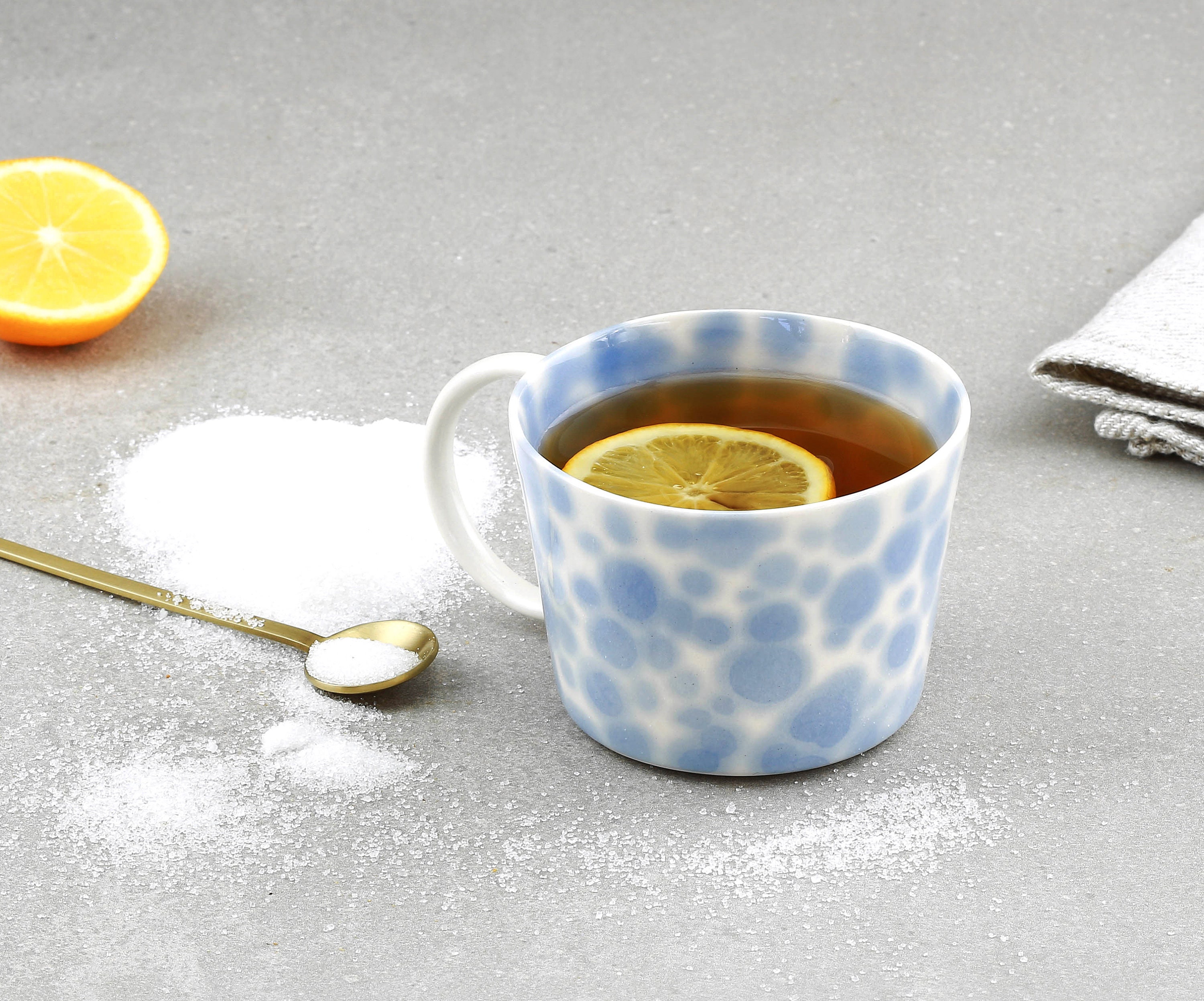 Tasse à Café Faite La Main. Tasse en Porcelaine Pois Bleus. Délicate Céramique de Thé. Amateurs Café