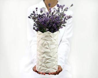 Geometric vase, White ceramic vase, Origami inspired, White flower vase, Modern home decor vase, Holiday gift, Housewarming gift.