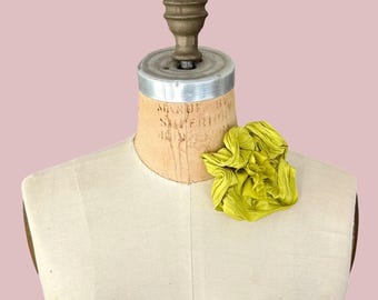 Silk Flower Pin in Wasabi Green