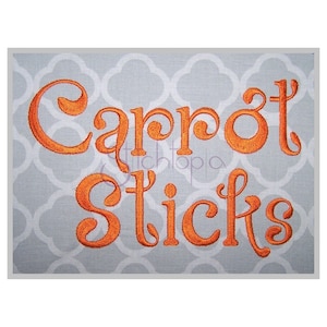 Puede incluir: Texto bordado naranja sobre un fondo de tela gris que dice "Carrot Sticks".