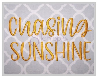 Lettertype Chasing Sunshine Embroidery - maten: 0,75&quot; 1&quot; 1,25&quot; 1,5&quot; 2&quot; Formaten: bx dst exp hus jef pes sew shv vip vp3 xxx - Directe downloadbestanden