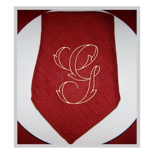 Set med monogram med graciösa lövverk - 11 cm, 12 cm, 13 cm, 18 cm, 20 cm - Maskinbroderitypsnitt - 11 format PES DST BX-typsnitt, direktnedladdningsbara filer