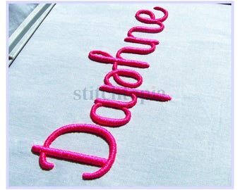 Daphne 3D PUFF Embroidery-lettertype 2" 2,5" 3" formaten bx dst exp hus jef pes sew shv vip vp3 xxx machineborduurlettertype direct downloaden