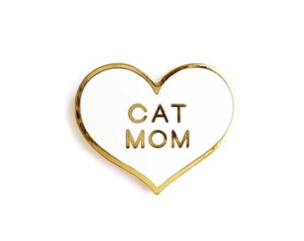 Cat Mom Enamel Pin/Cat Mom Gift/ Cat Pin/Mothers Day Gift /White Heart Lapel Pin/Cat Lover Gift/ Gift under 20/ Cute Cat Gift/ Kawaii Neko