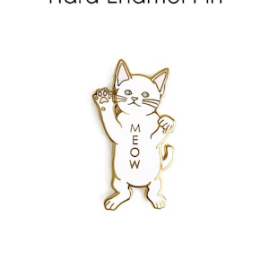 Cat Enamel Pin/ White Cat/ Cat Pin/ Cat Lover Gift/ Cat Mom Gift/ Gift for Cat Lover/ Cat Memorial/ White Kitty Gift/ Crazy Cat Lady/ Meow